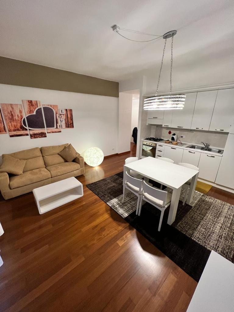 Piazza Italia Luxury Apartment Chianciano Terme Esterno foto